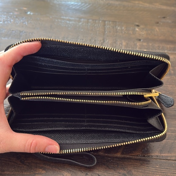 Coach Black Accordian Zip Wallet with Grommets - Picture 2 of 4